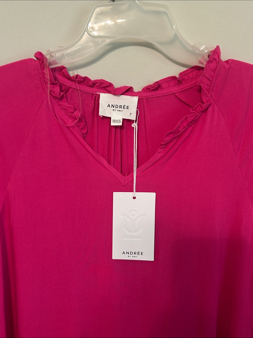ANDREE BY UNIT Fuchsia Ruffle Sleeve Blouse - Picture 4 of 6